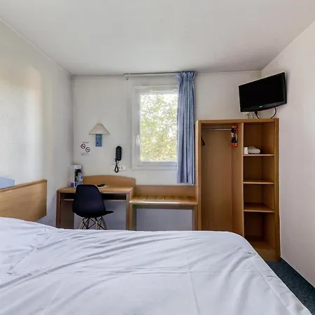 Brit Essentiel Saint-flour Otel